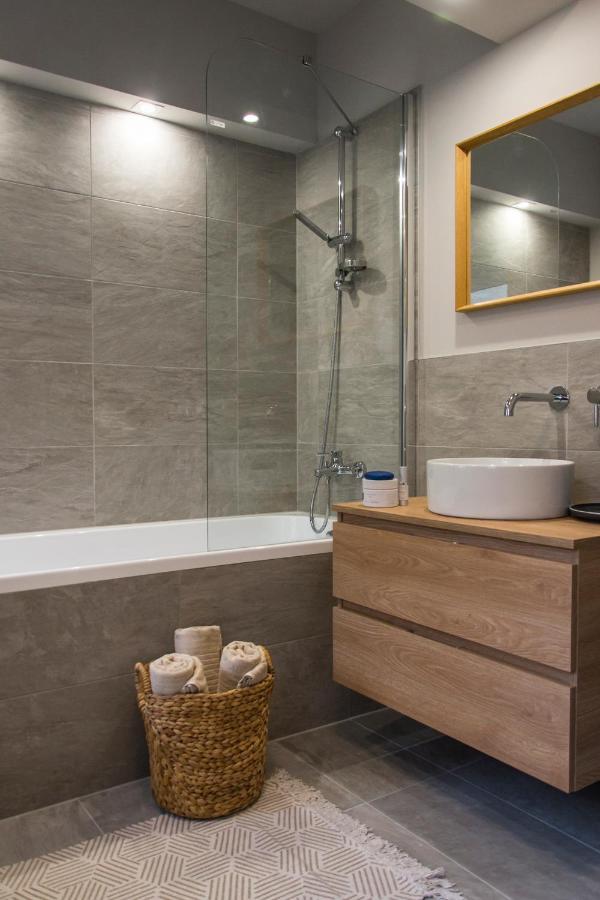 Danubio****2 Bedrooms-Be In The Center Of It All! Budapeste Exterior foto